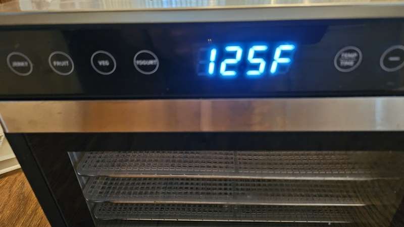 The Cosori mini-dehydrator set at 125 degres Fahrenheit.